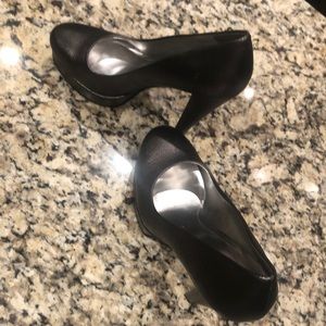 Platinum platform pumps